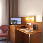 Neumaiers Hirsch -gasthof Und Hotel 3*
