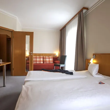 Neumaiers Hirsch -gasthof Und Hotel 3*