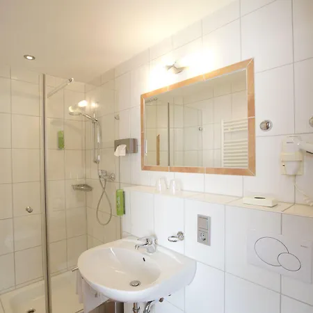 Neumaiers Hirsch -gasthof Und Hotel 3*
