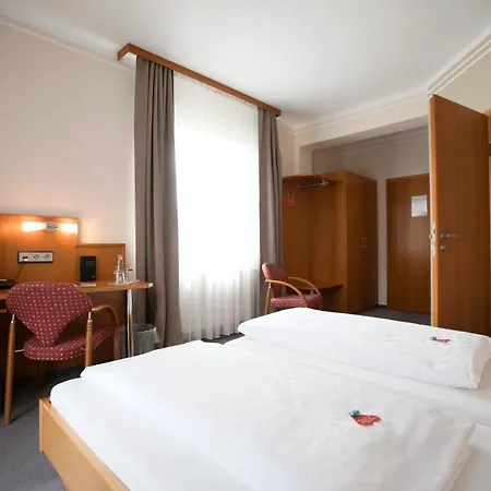 Hotel Neumaiers Hirsch -gasthof Und Weißenhorn